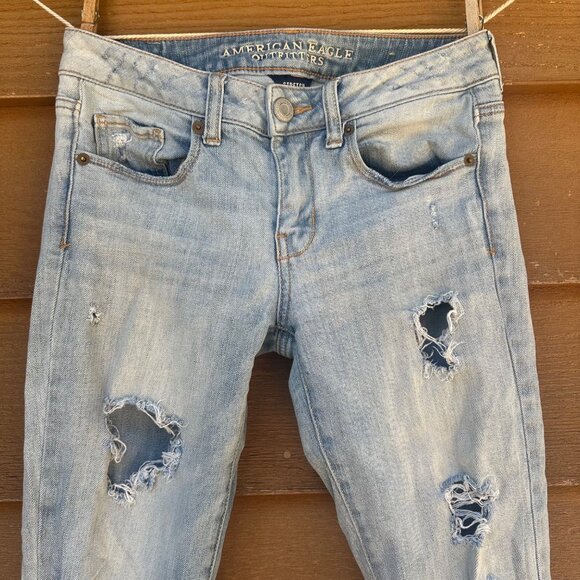 American Eagle Outfitters Stretch Skinny Distressed Light Blue Jeans Size 2 - Picture 2 of 13